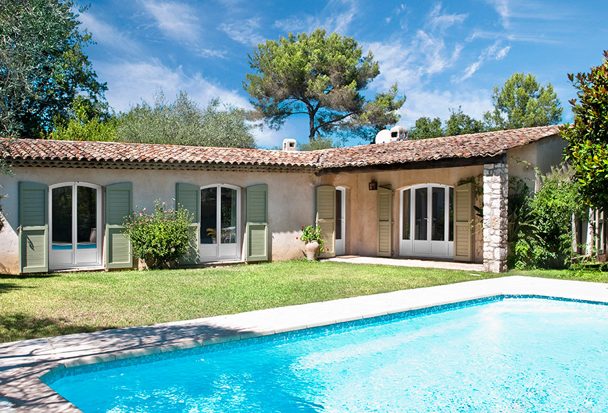Fenêtres PVC Traditionnel PREFAL Mas provençal