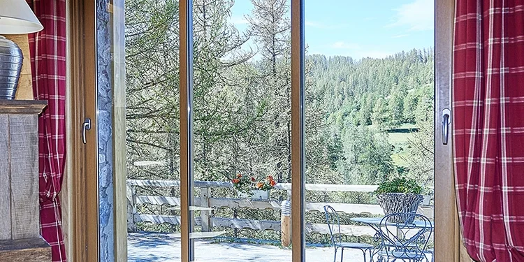 Baie_vitree_3_vantaux_aluminium_effet_bois Baies coulissantes en bois