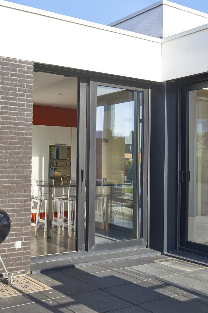 Combien coûte la pose d’une baie vitrée en alu ou PVC