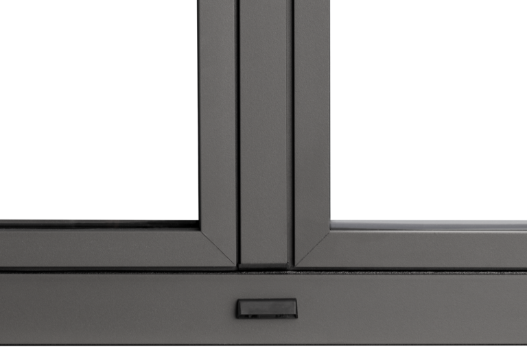 prefal-landing-vision-allure-poignee-milieu-fermee Lignes et design épuré de la fenêtre en aluminium Préfal Vision Allure