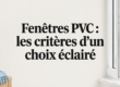 Fenêtre PVC blanche sur mesure dans un intérieur rénové, éclairée par la lumière naturelle